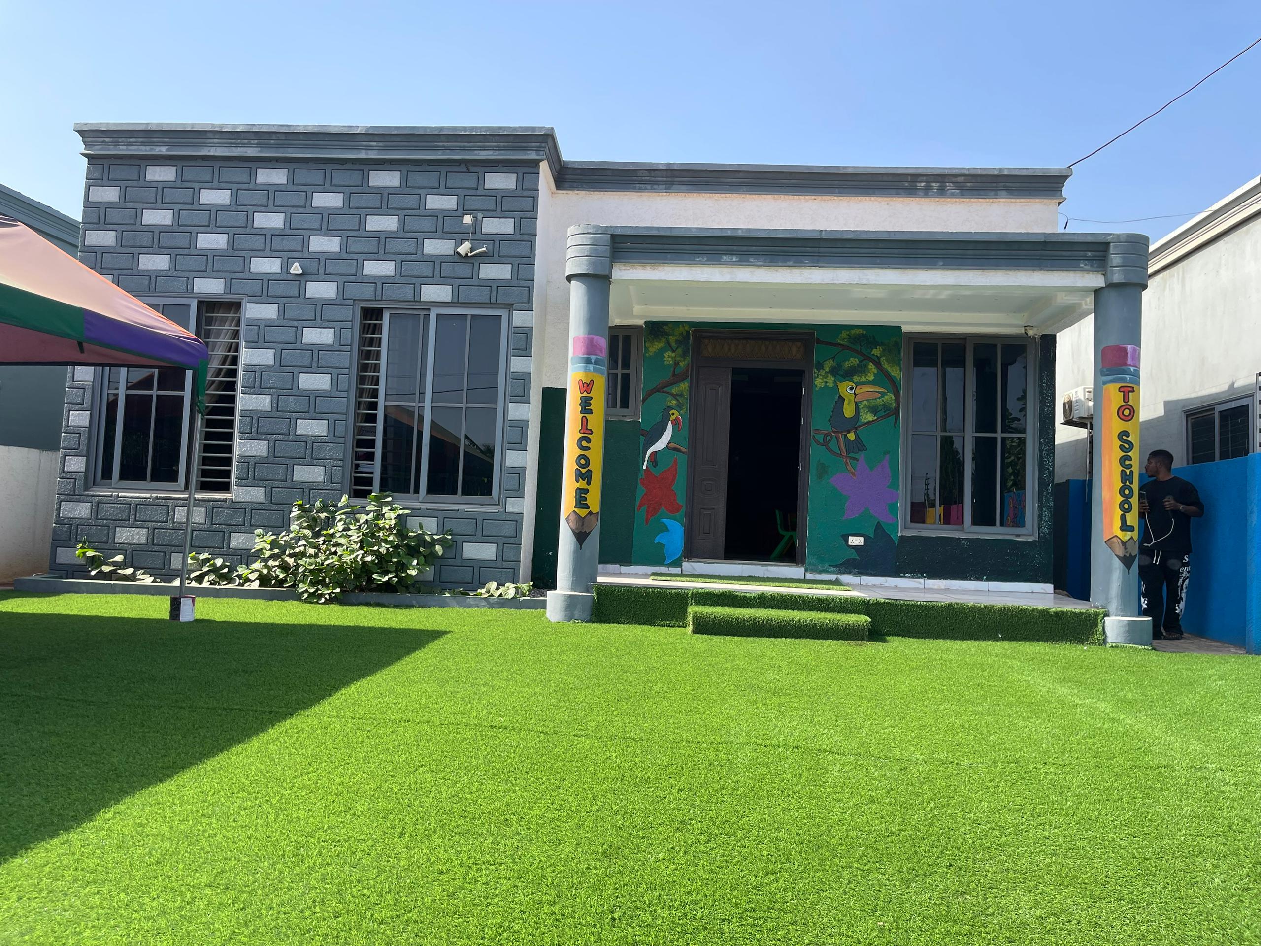 Sample: playground climbing structure