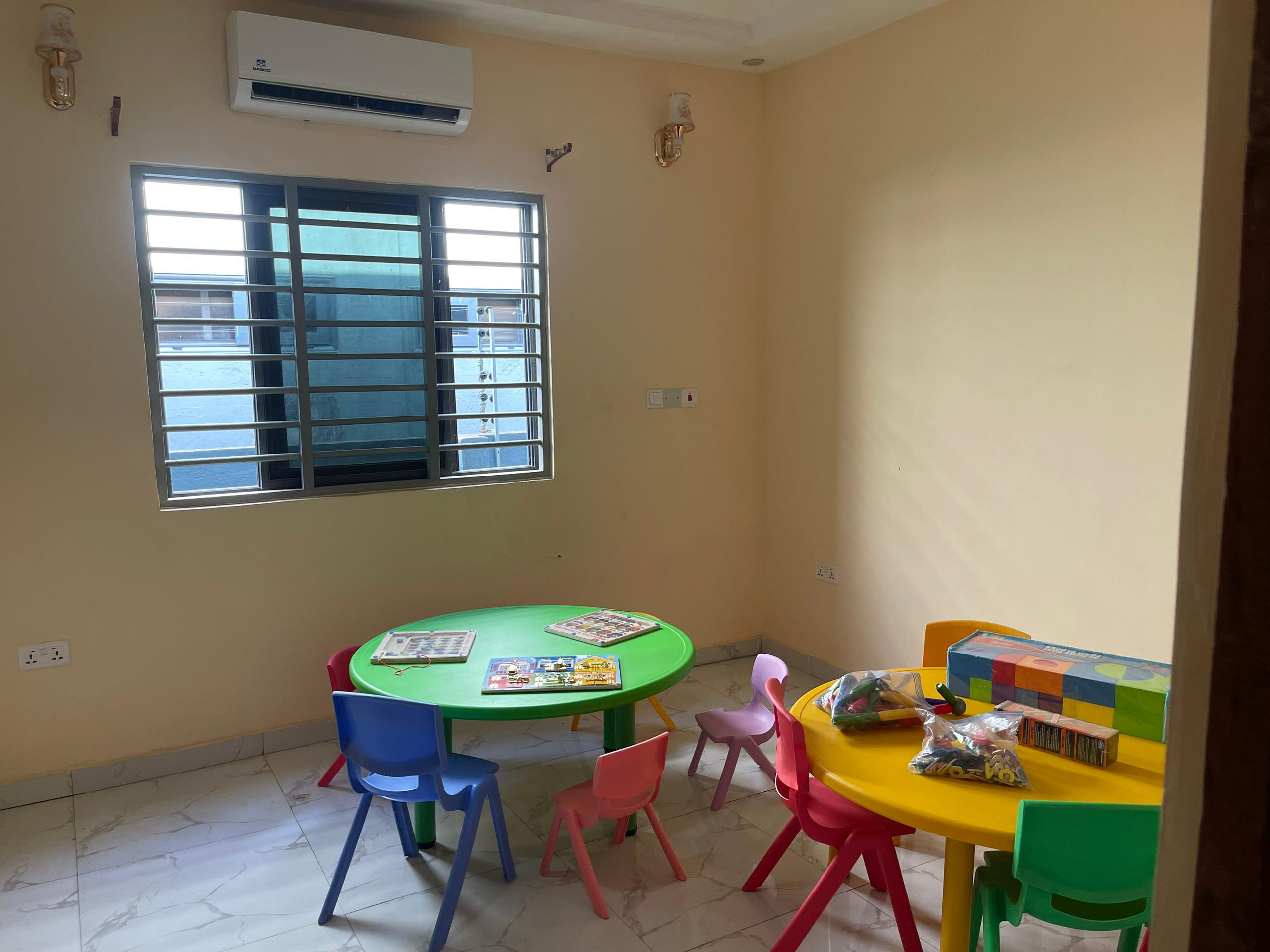 Sample: library style reading area